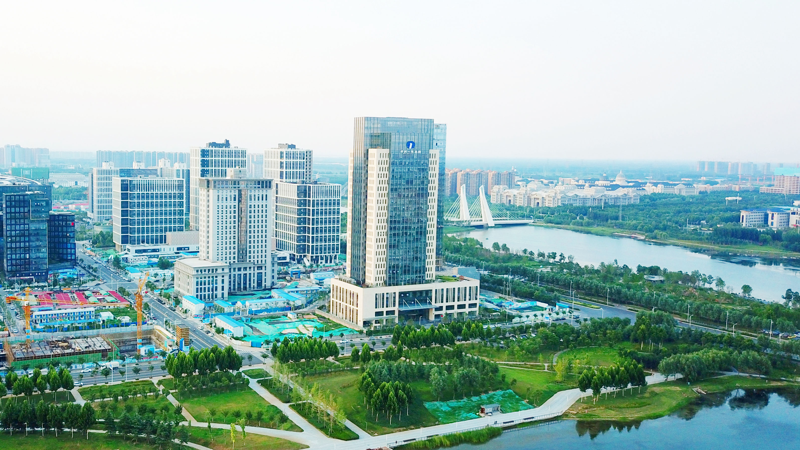 1.利丰大厦鸟瞰图.jpg