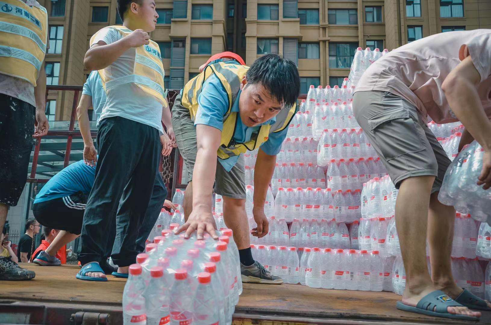 会员单位卸水2.jpg