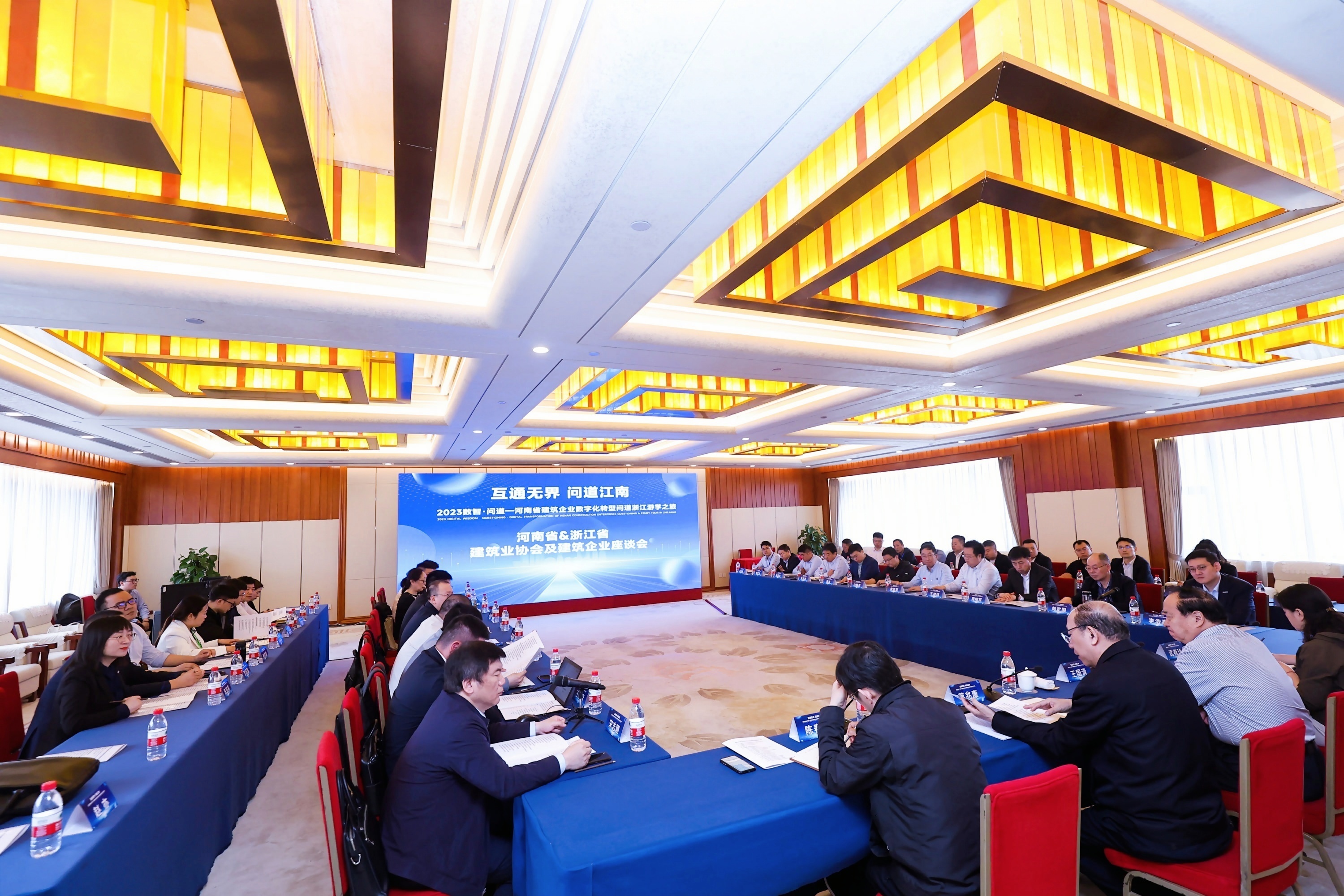 ZHOU3643-opq412297022.jpg