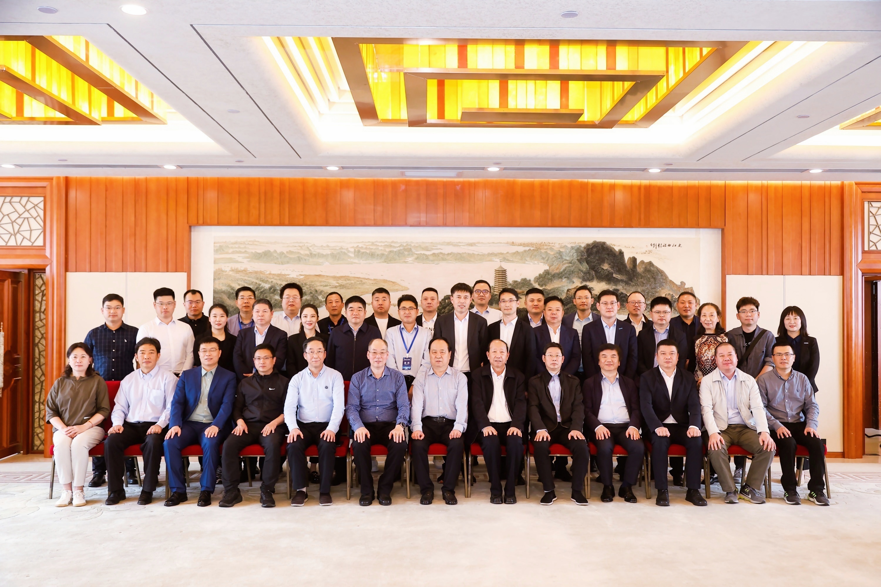 ZHOU4094-opq412493555.jpg