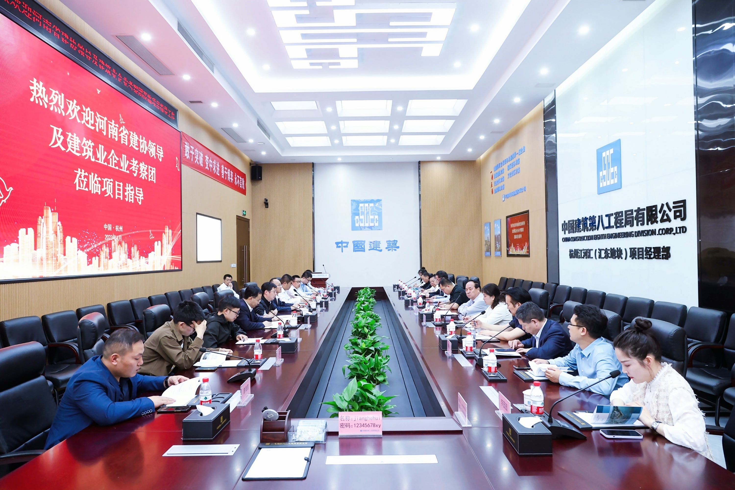 ZHOU4697-opq413504993.jpg