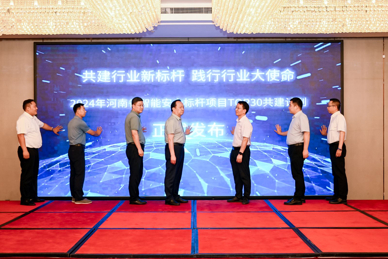 YXY4756.JPG~tplv-9lv23dm2t1-resize-animforce-v1_1600_3000_gif.jpg
