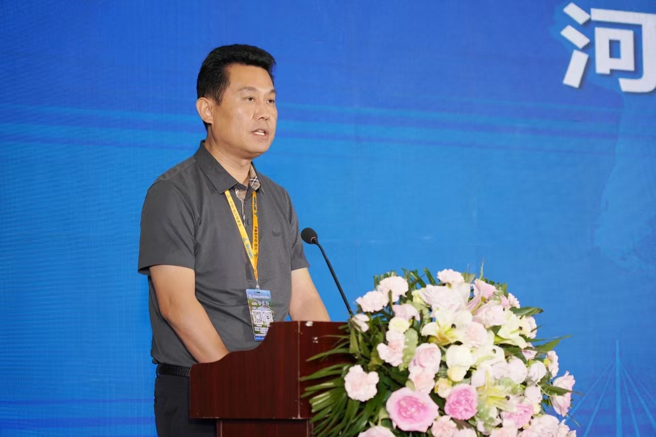 宁秘书照片.jpg