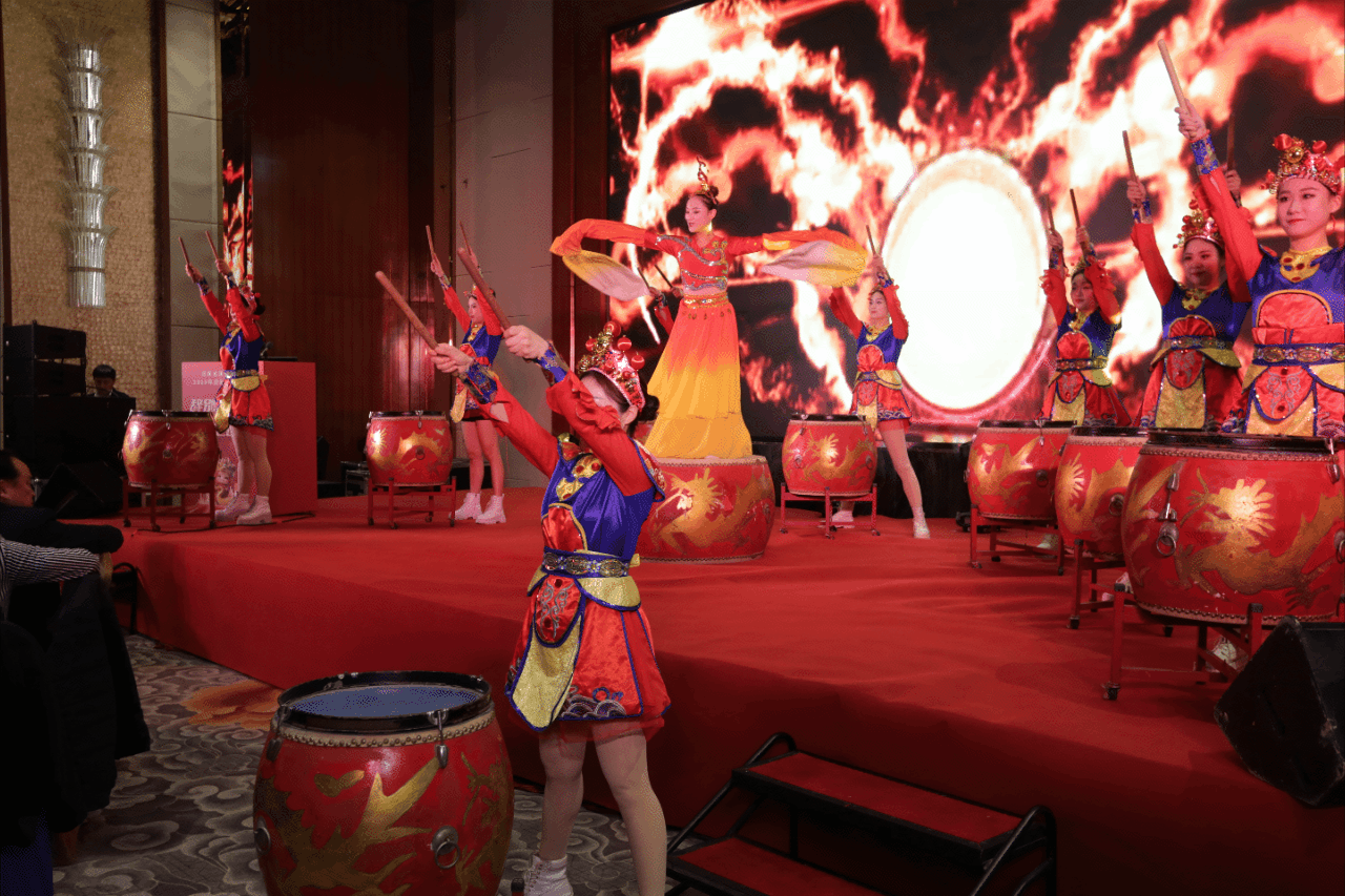 演出动图.gif