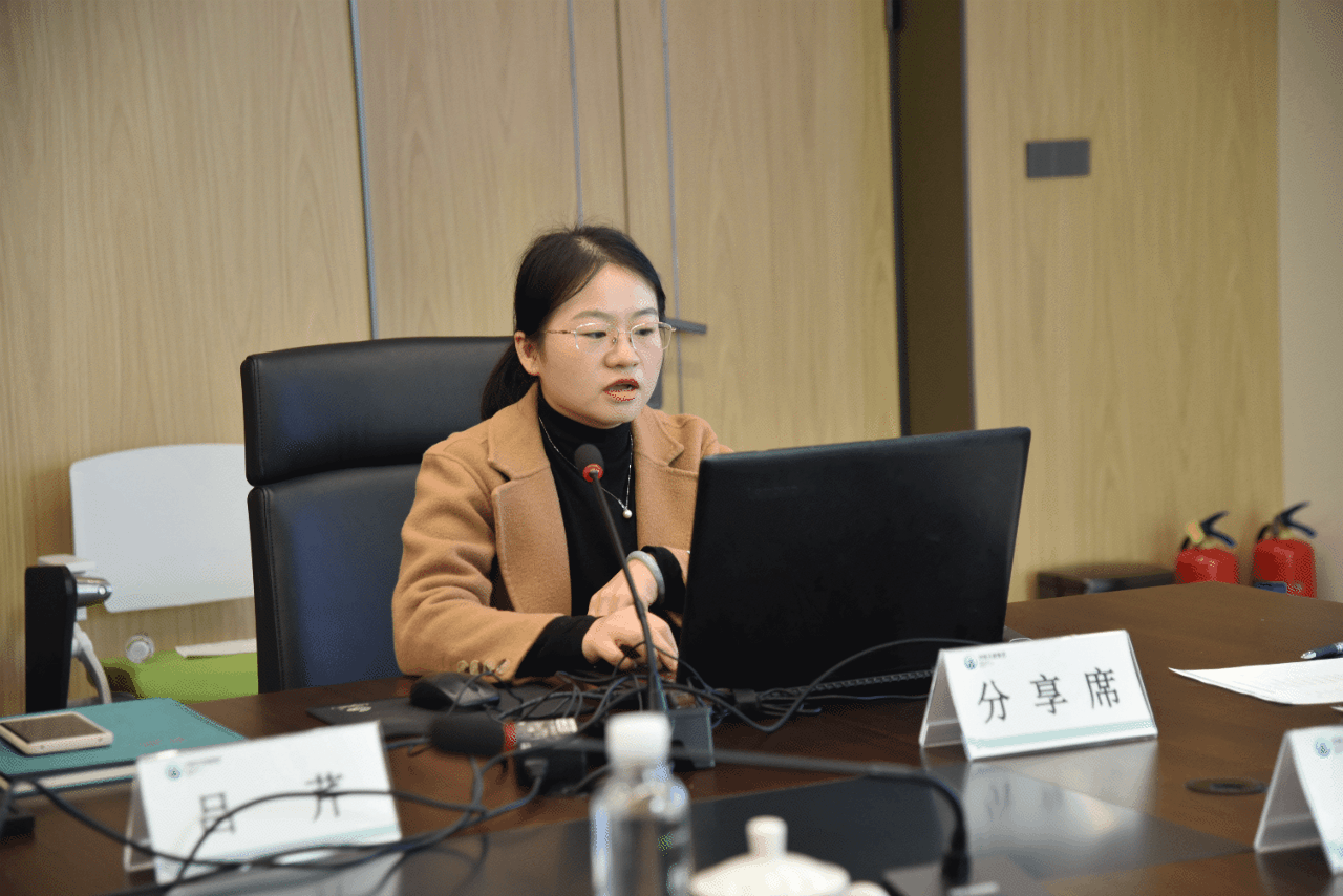 04-1 河南二建集团副总工程师 吕芹.gif 04-1 河南二建集团副总工程师 吕芹.gif